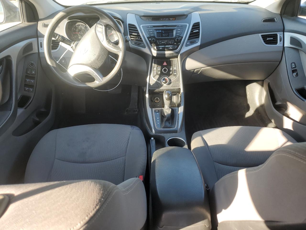 HYUNDAI ELANTRA SE