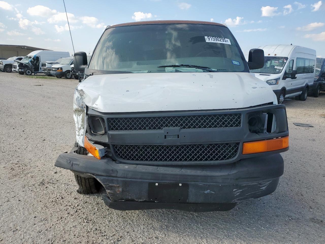Lot #3298069169 2005 GMC SAVANA G25