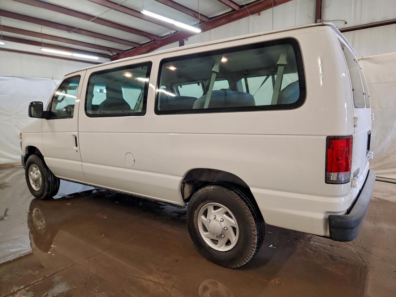 FORD ECONOLINE E350 SUPER DUTY WAGON