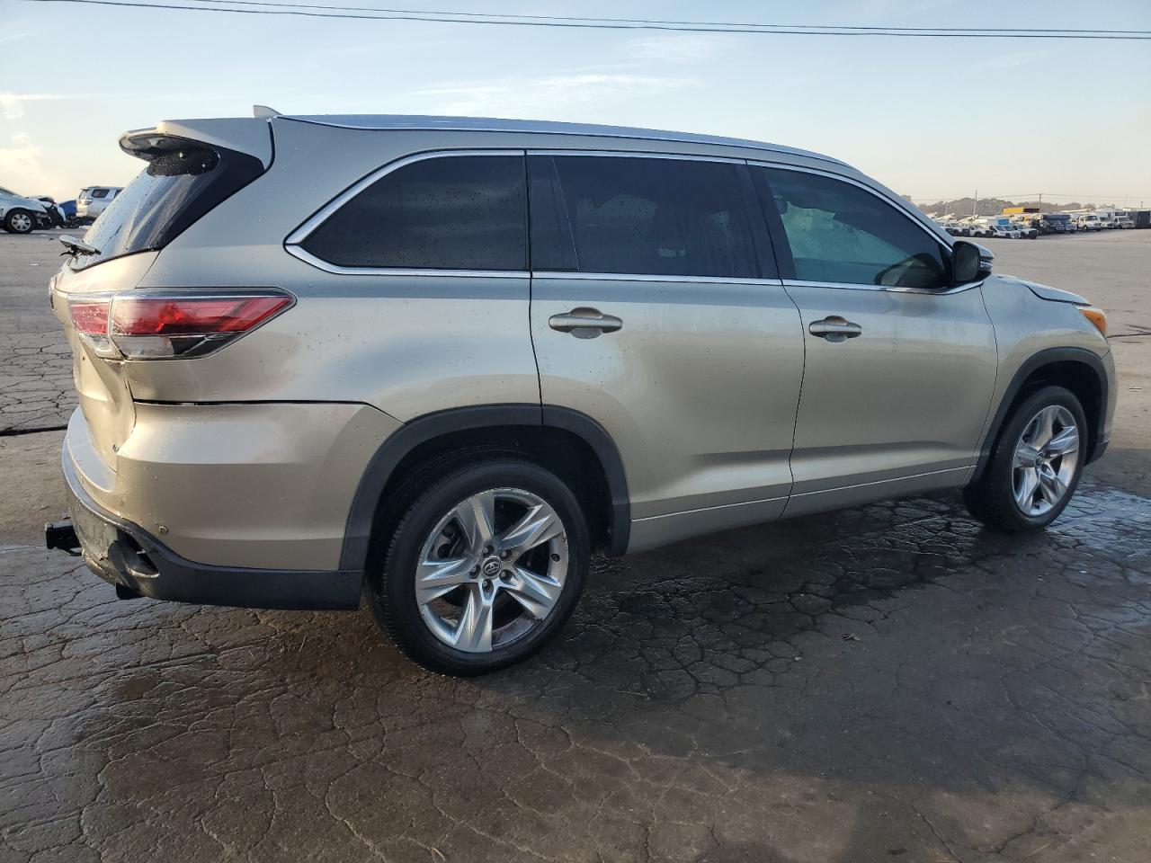 TOYOTA HIGHLANDER LIMITED