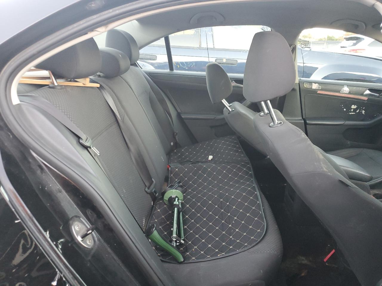 VOLKSWAGEN JETTA BASE