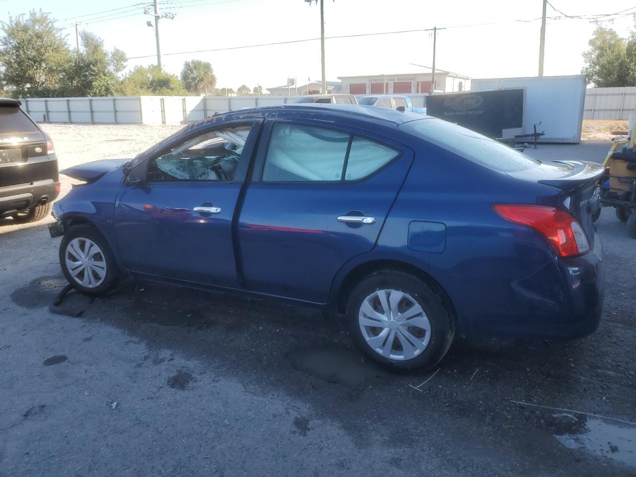 NISSAN VERSA S