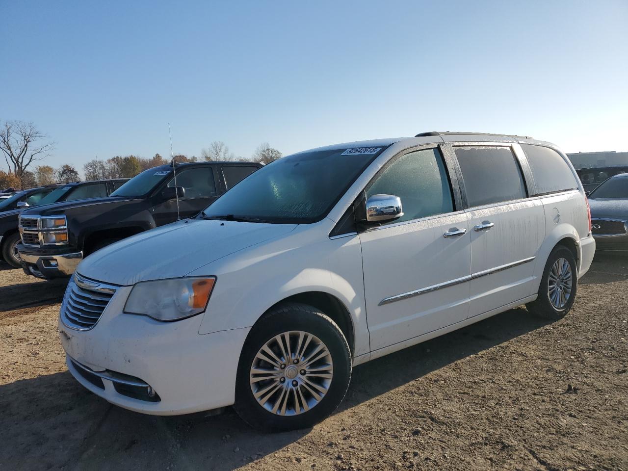 CHRYSLER TOWN & COUNTRY TOURING L
