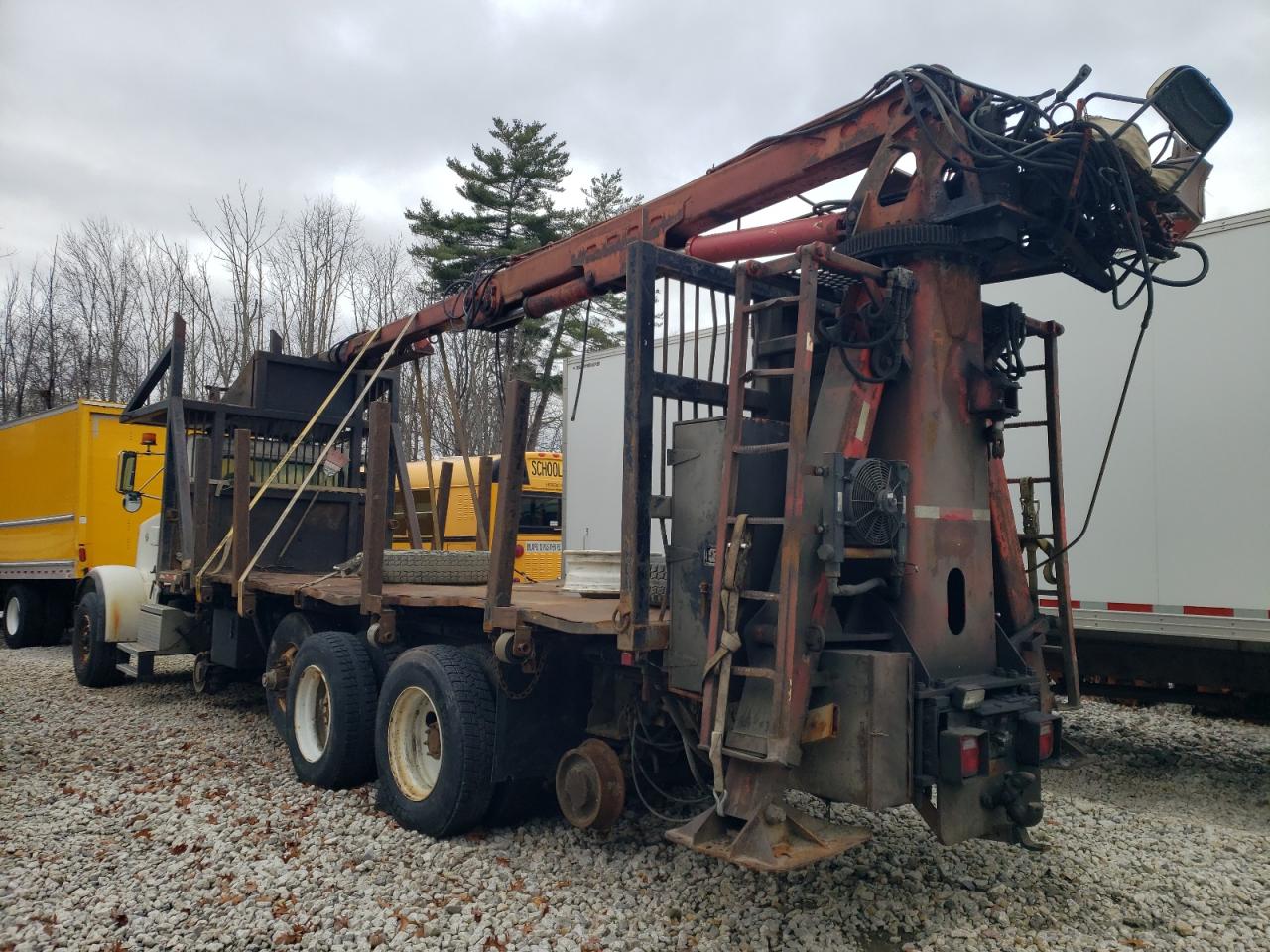 Lot #3284674375 1998 PETERBILT 357