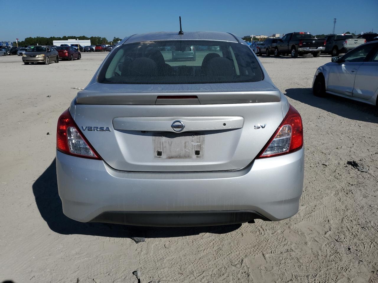 NISSAN VERSA S