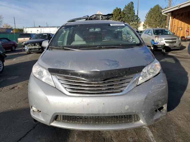 2017 TOYOTA SIENNA XLE #3293844593