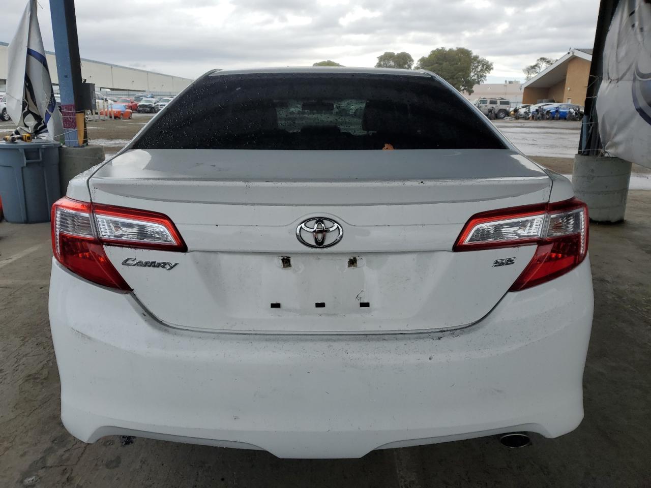 TOYOTA CAMRY BASE
