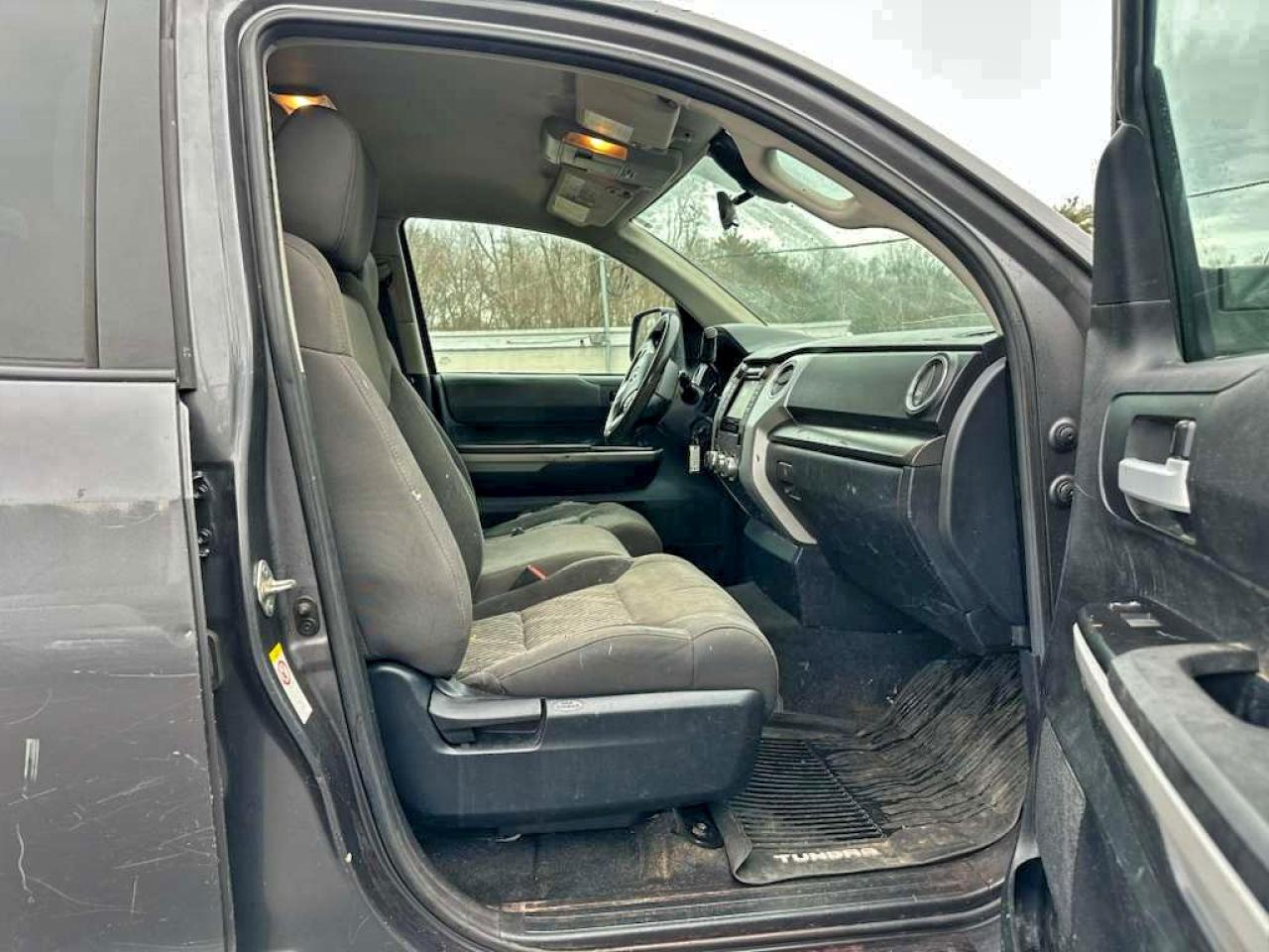 TOYOTA TUNDRA DOUBLE CAB SR