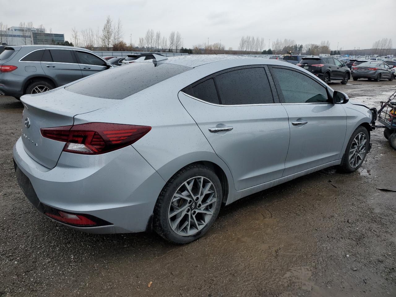 HYUNDAI ELANTRA SEL