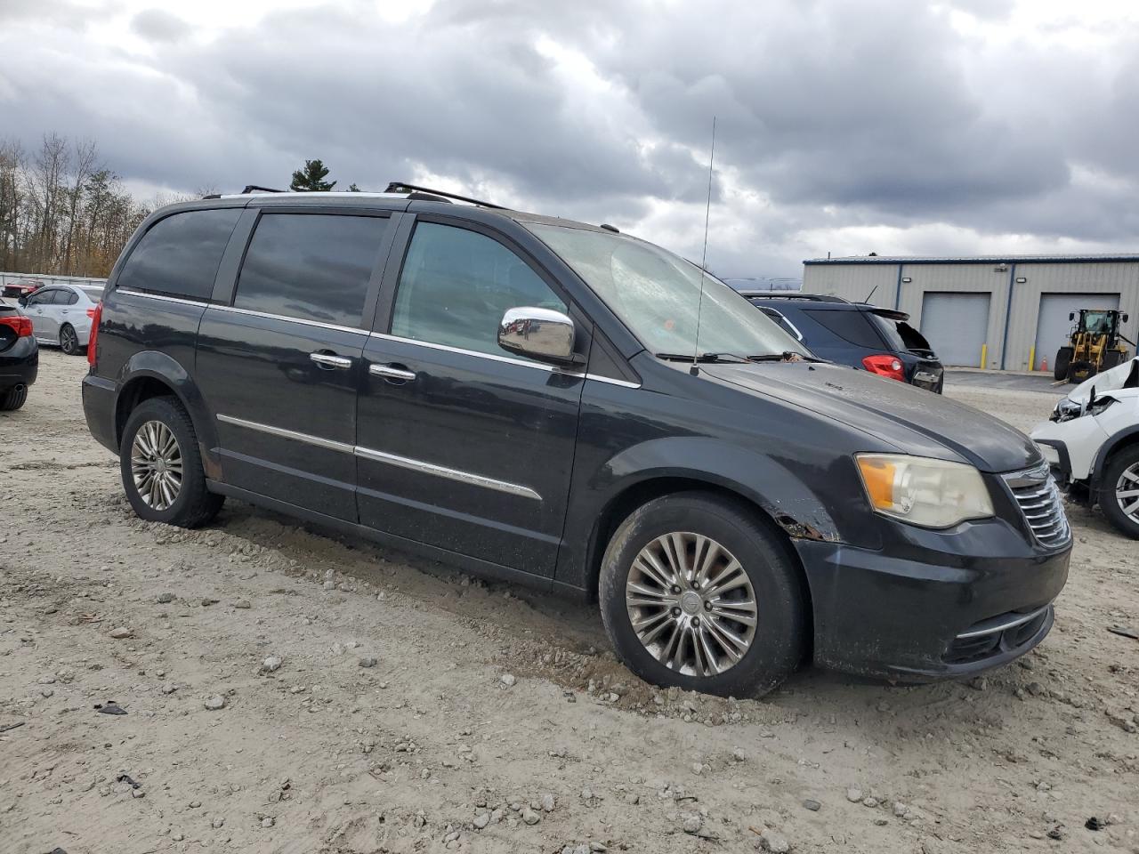 CHRYSLER TOWN & COUNTRY LIMITED