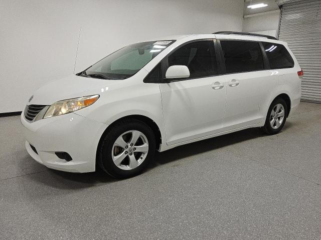 TOYOTA SIENNA LE