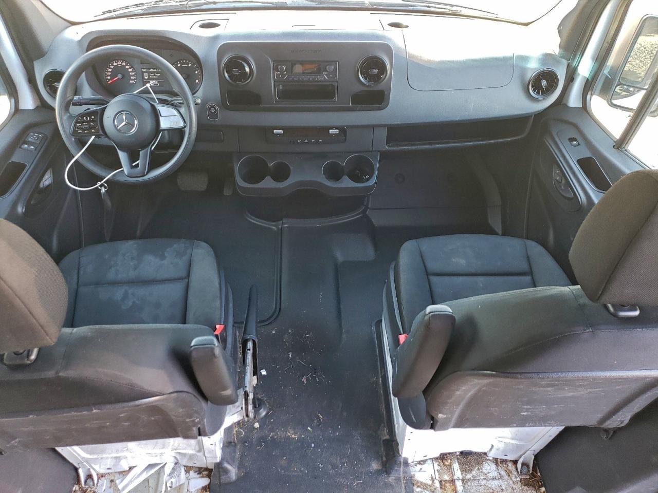 MERCEDES-BENZ SPRINTER 2500