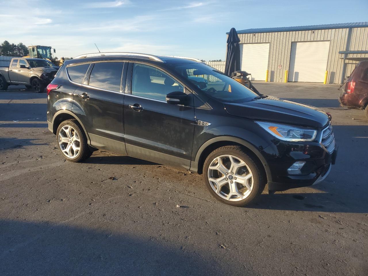 FORD ESCAPE TITANIUM
