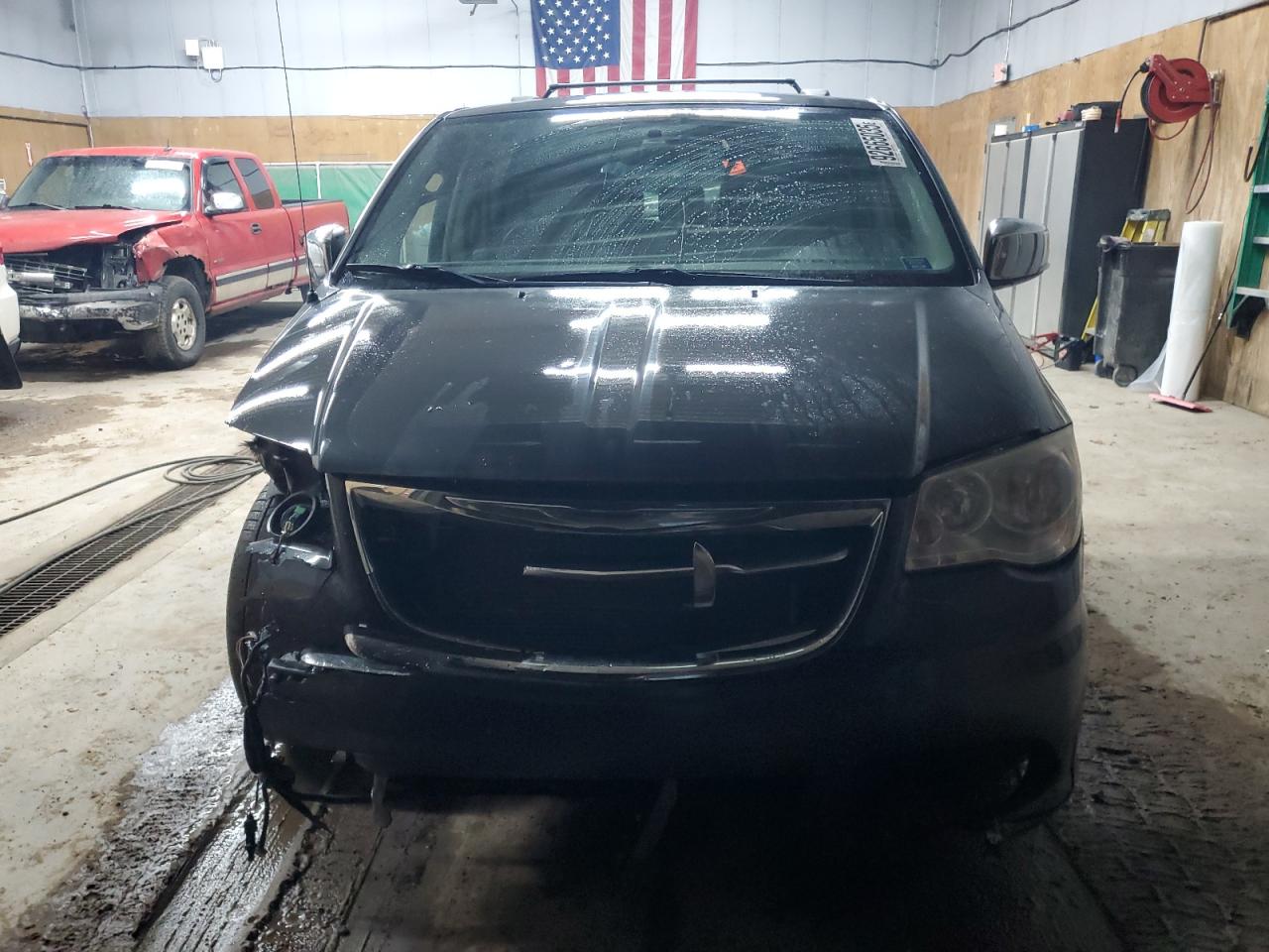 CHRYSLER TOWN & COUNTRY TOURING L