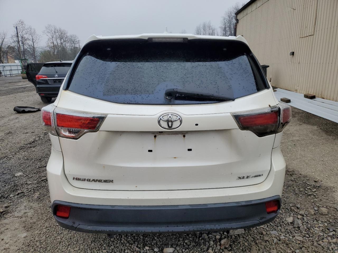 Lot #3315665772 2015 TOYOTA HIGHLANDER
