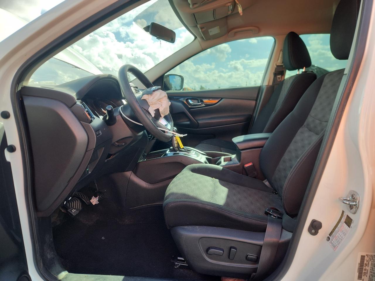 NISSAN ROGUE SPORT S