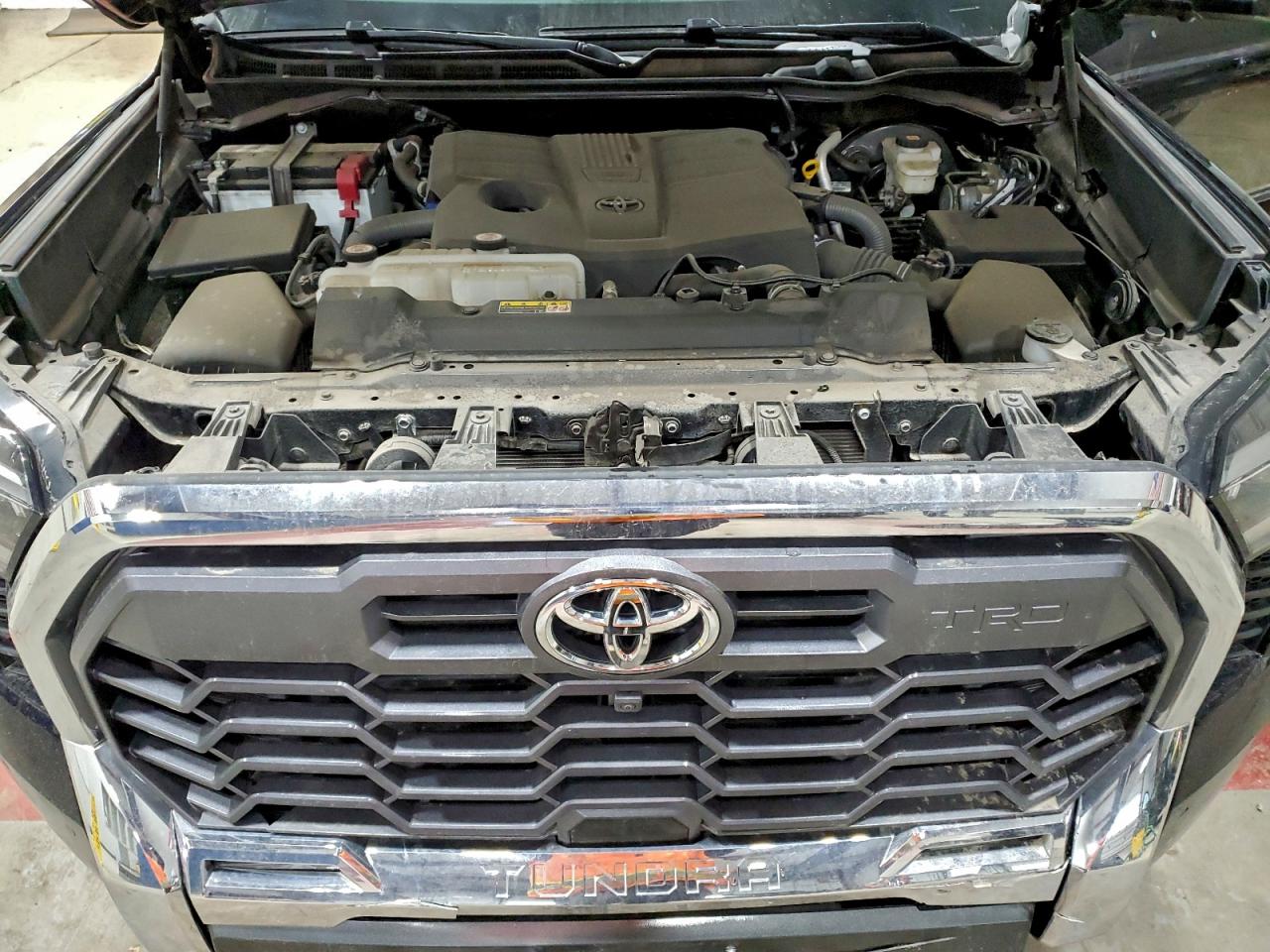 TOYOTA TUNDRA CREWMAX PLATINUM