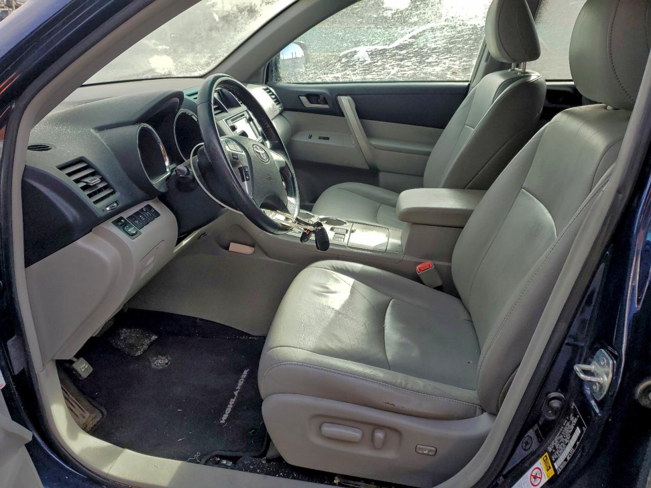 TOYOTA HIGHLANDER BASE