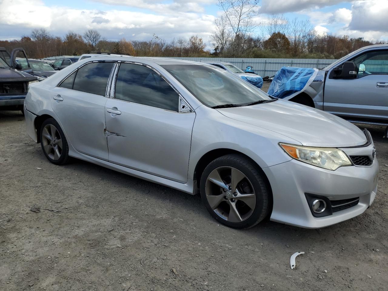 TOYOTA CAMRY SE