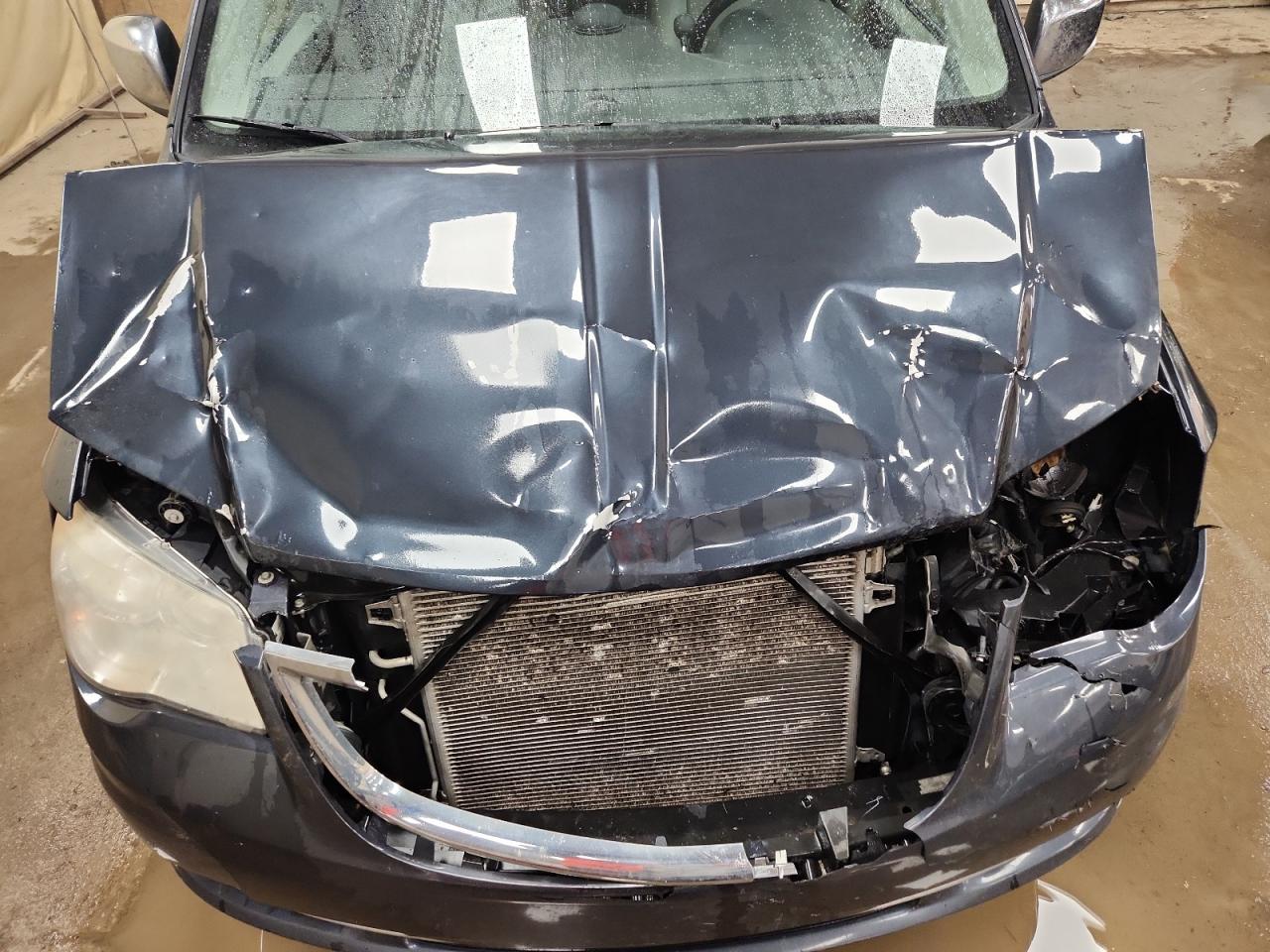 CHRYSLER TOWN & COUNTRY TOURING L