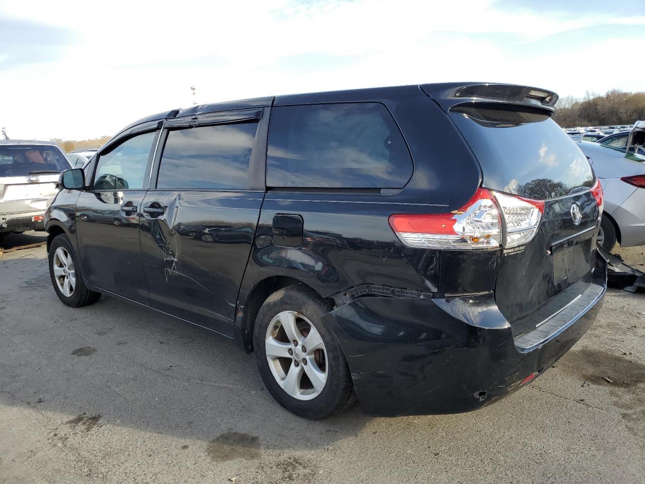 TOYOTA SIENNA BASE