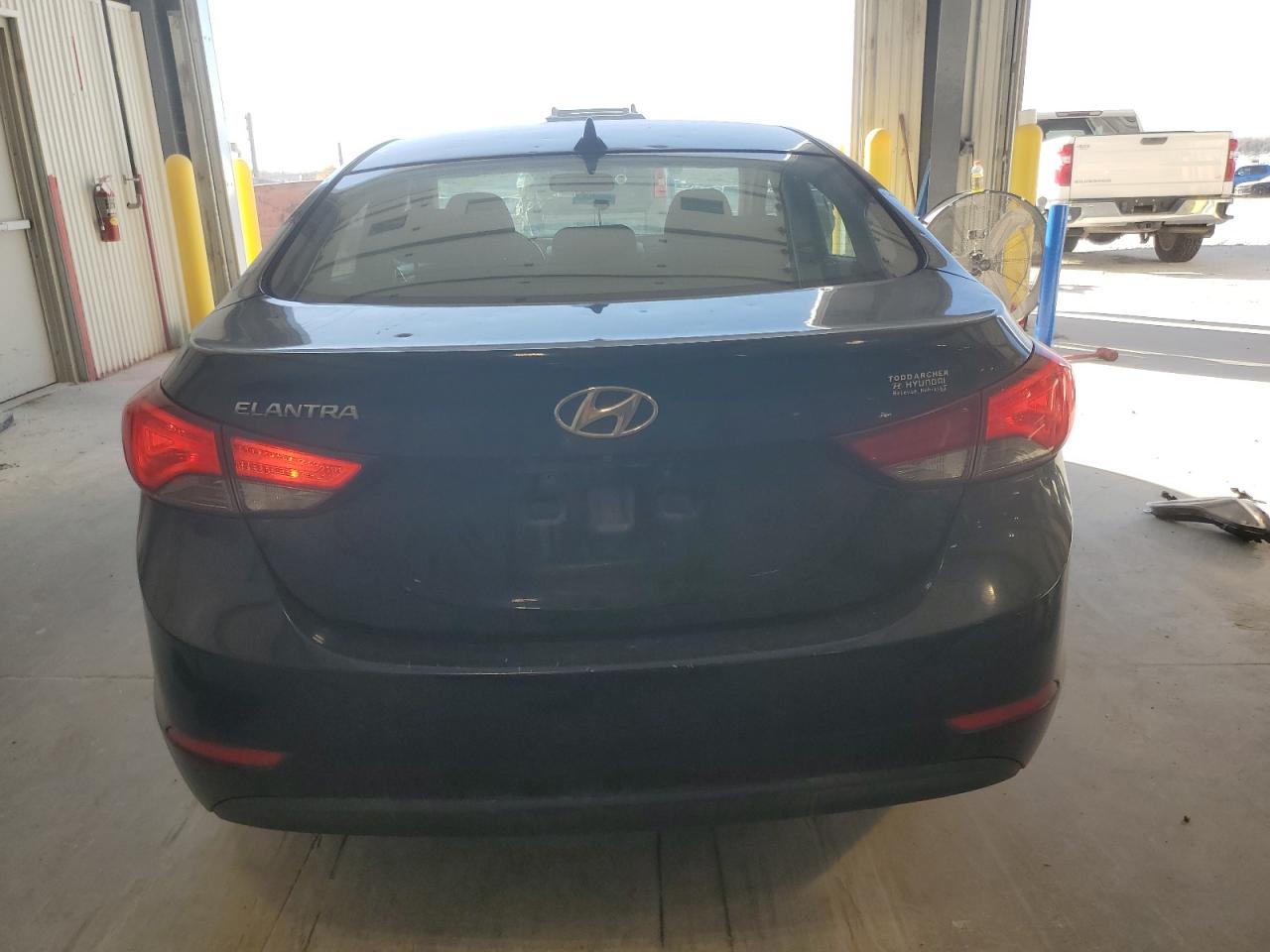 HYUNDAI ELANTRA SE