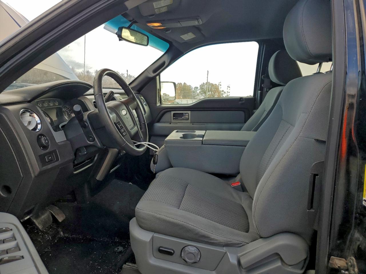 FORD F-150 SUPER CAB