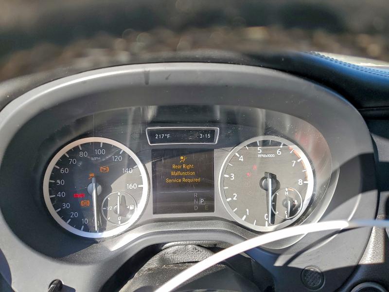 2017 INFINITI QX30 BASE #3301782400