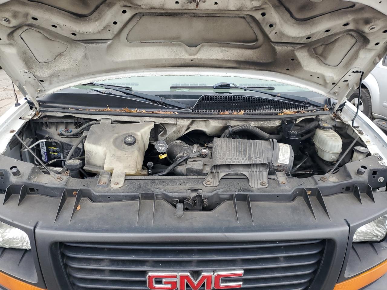 Lot #3291171030 2005 GMC SAVANA G25