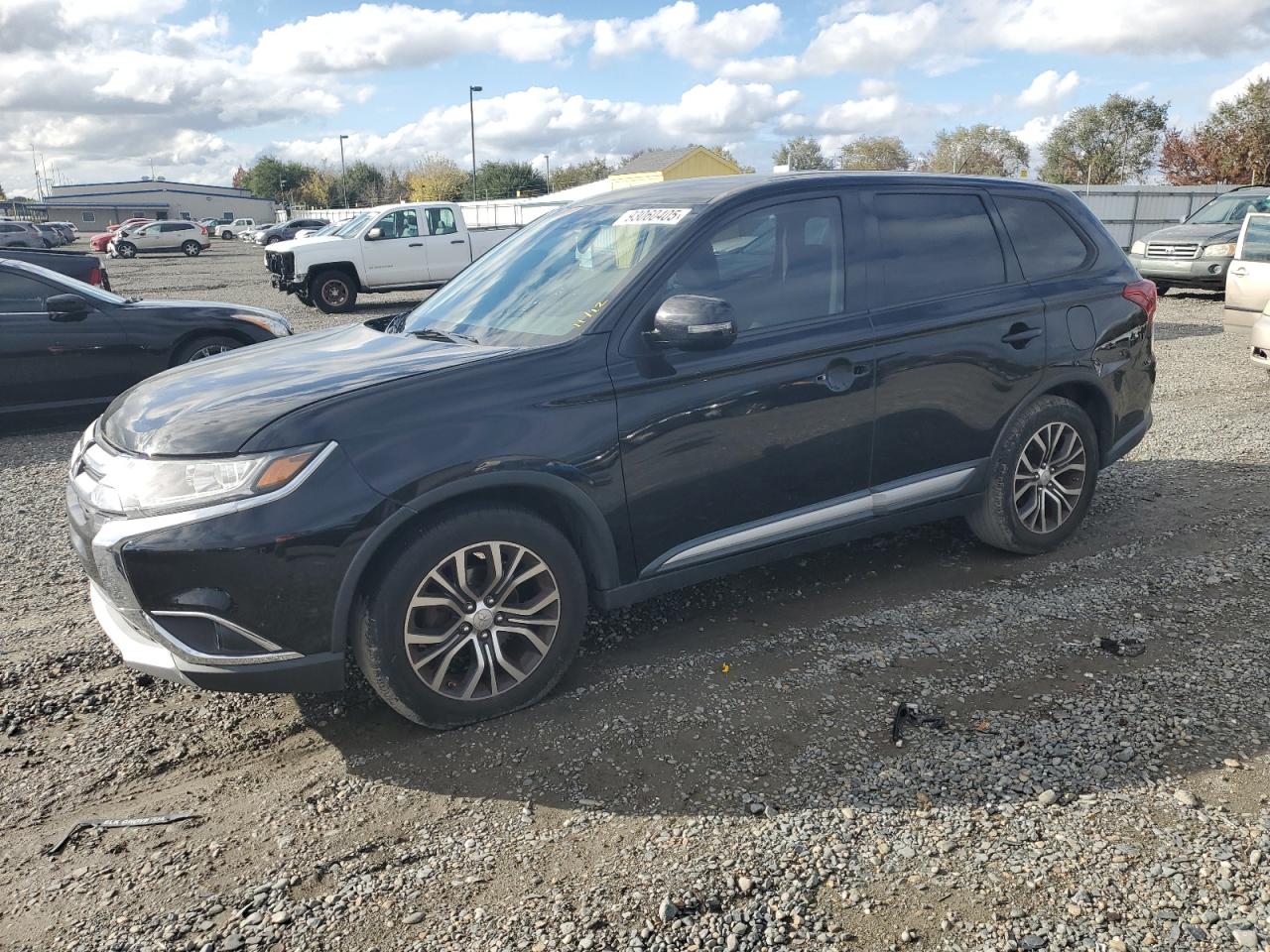 MITSUBISHI OUTLANDER SE
