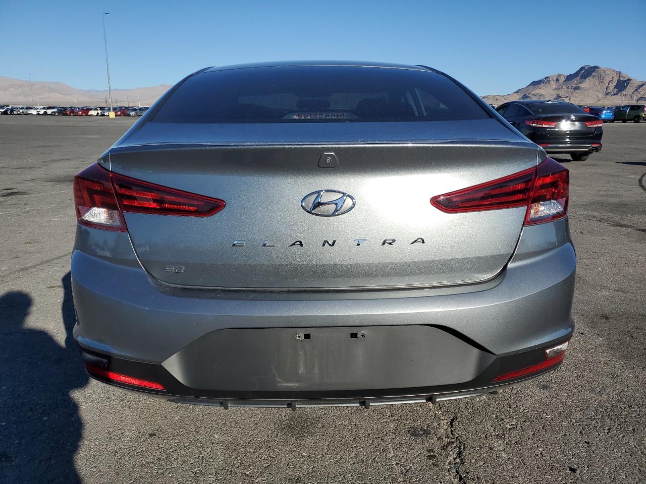 HYUNDAI ELANTRA SE