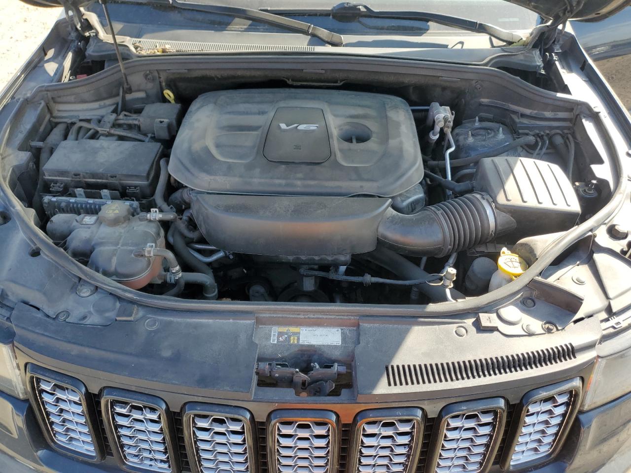 JEEP GRAND CHEROKEE LAREDO