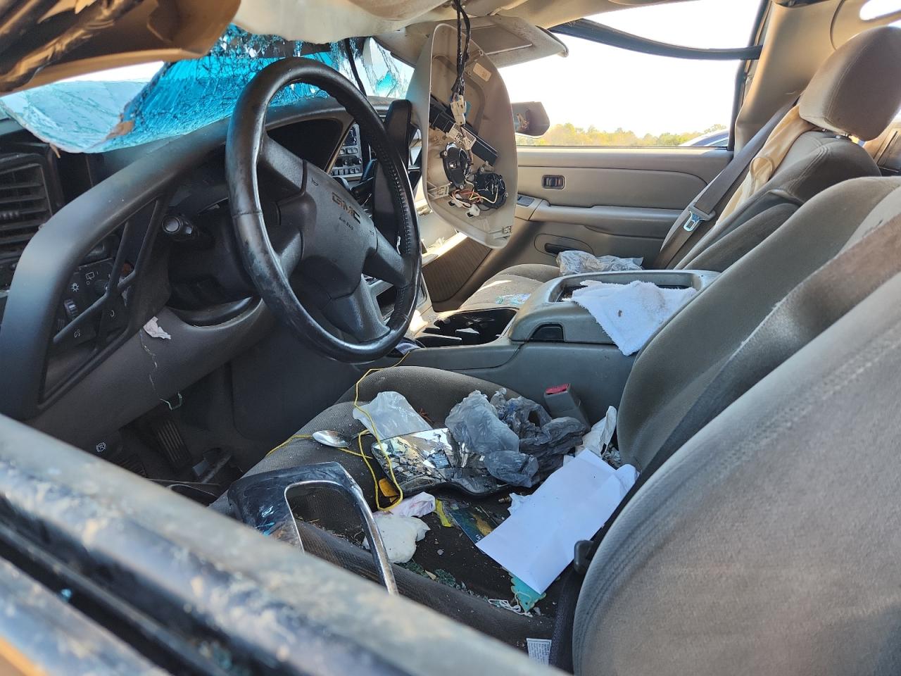 Lot #3297085491 2004 GMC YUKON