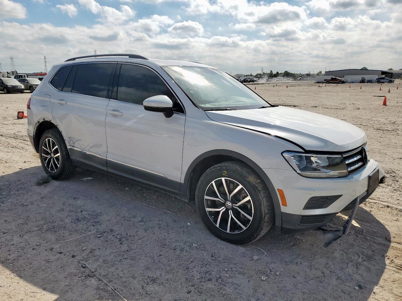 VOLKSWAGEN TIGUAN SE