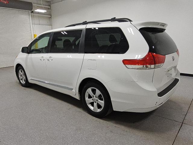 TOYOTA SIENNA LE