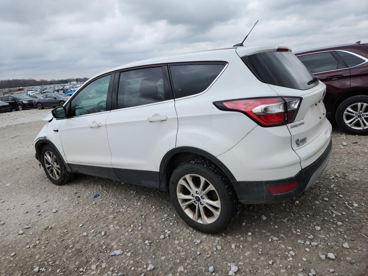 FORD ESCAPE SE