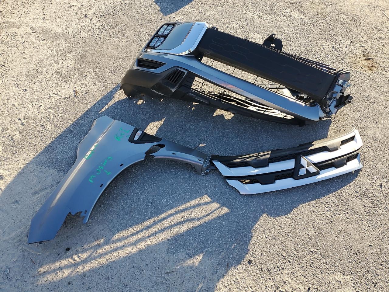 MITSUBISHI OUTLANDER S/SE