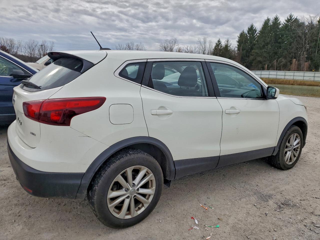 NISSAN ROGUE SPORT S