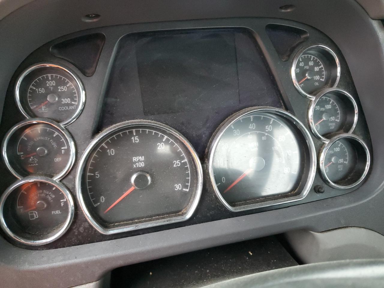 Lot #3287411364 2017 PETERBILT 579