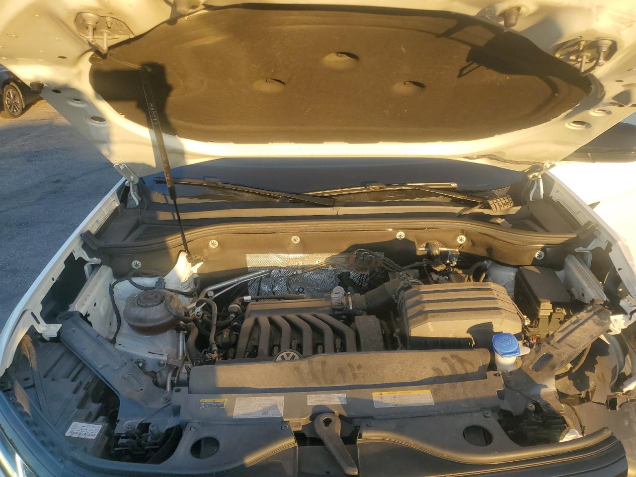 VOLKSWAGEN ATLAS CROSS SPORT SEL R-LINE