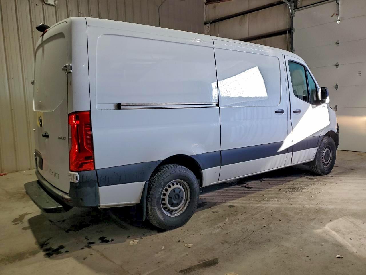 MERCEDES-BENZ SPRINTER 2500