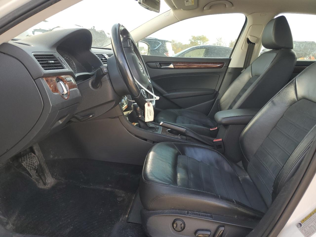 VOLKSWAGEN PASSAT SEL