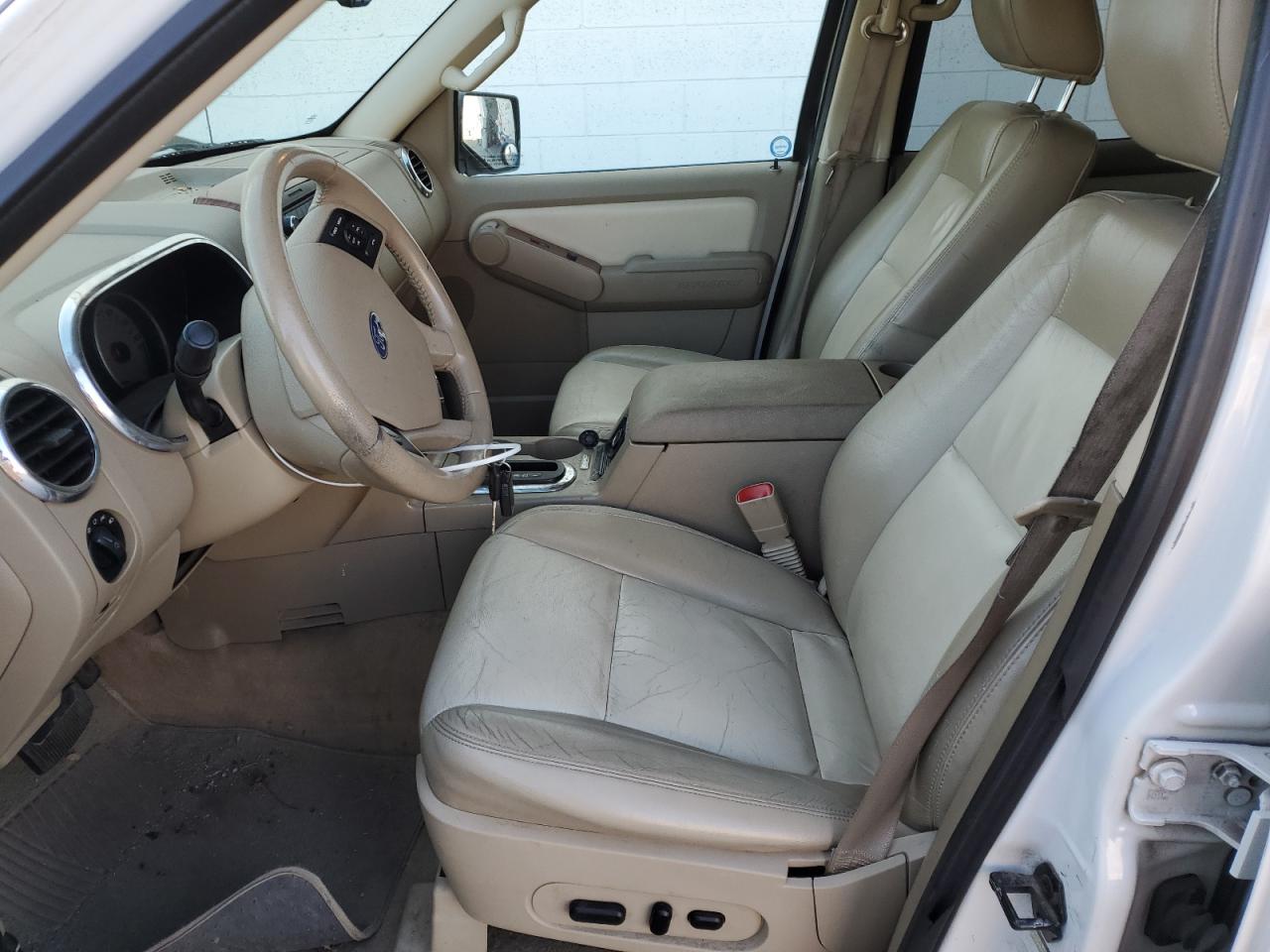 FORD EXPLORER EDDIE BAUER