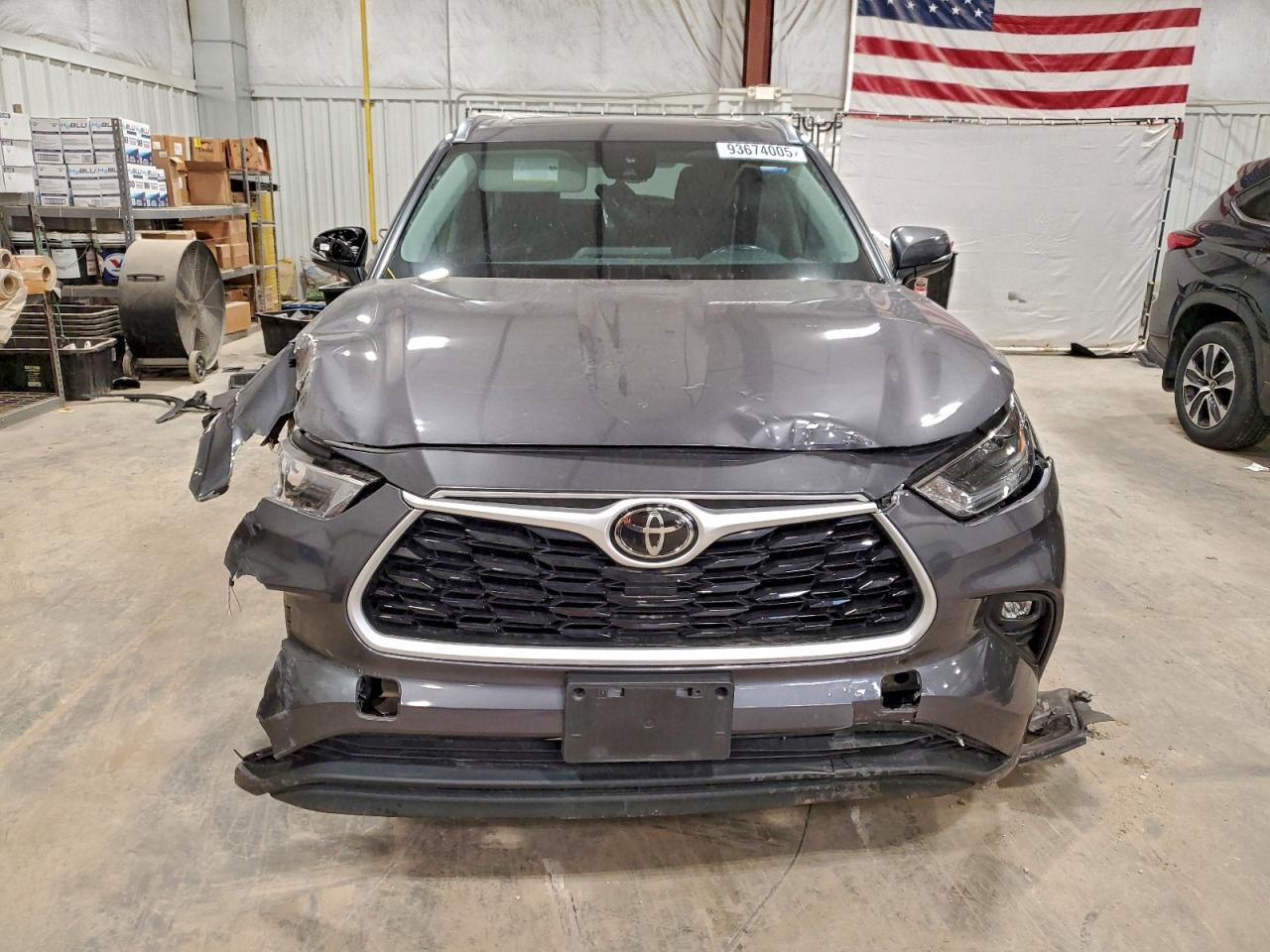 Lot #3316833665 2021 TOYOTA HIGHLANDER