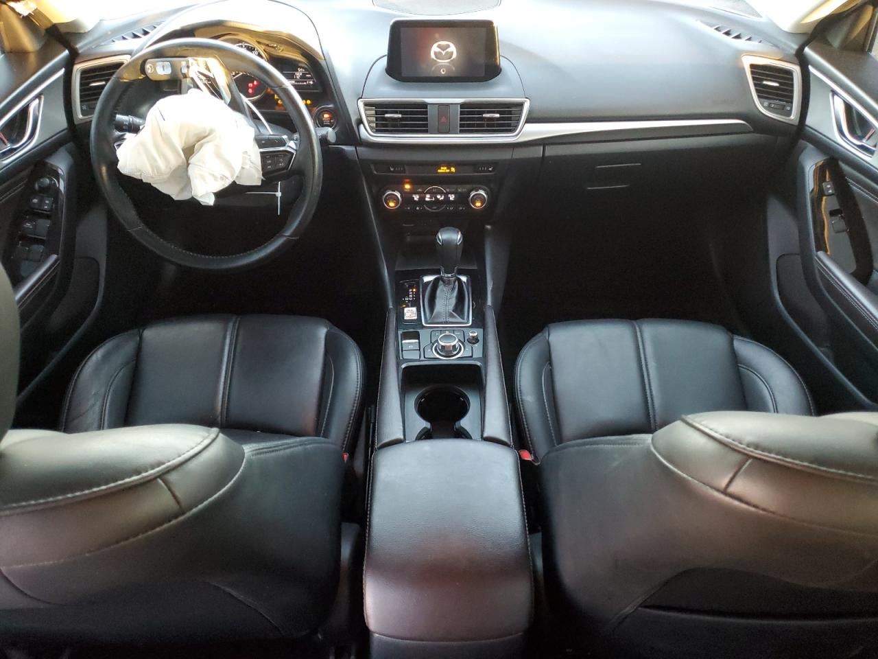 Lot #3317120985 2018 MAZDA 3 TOURING