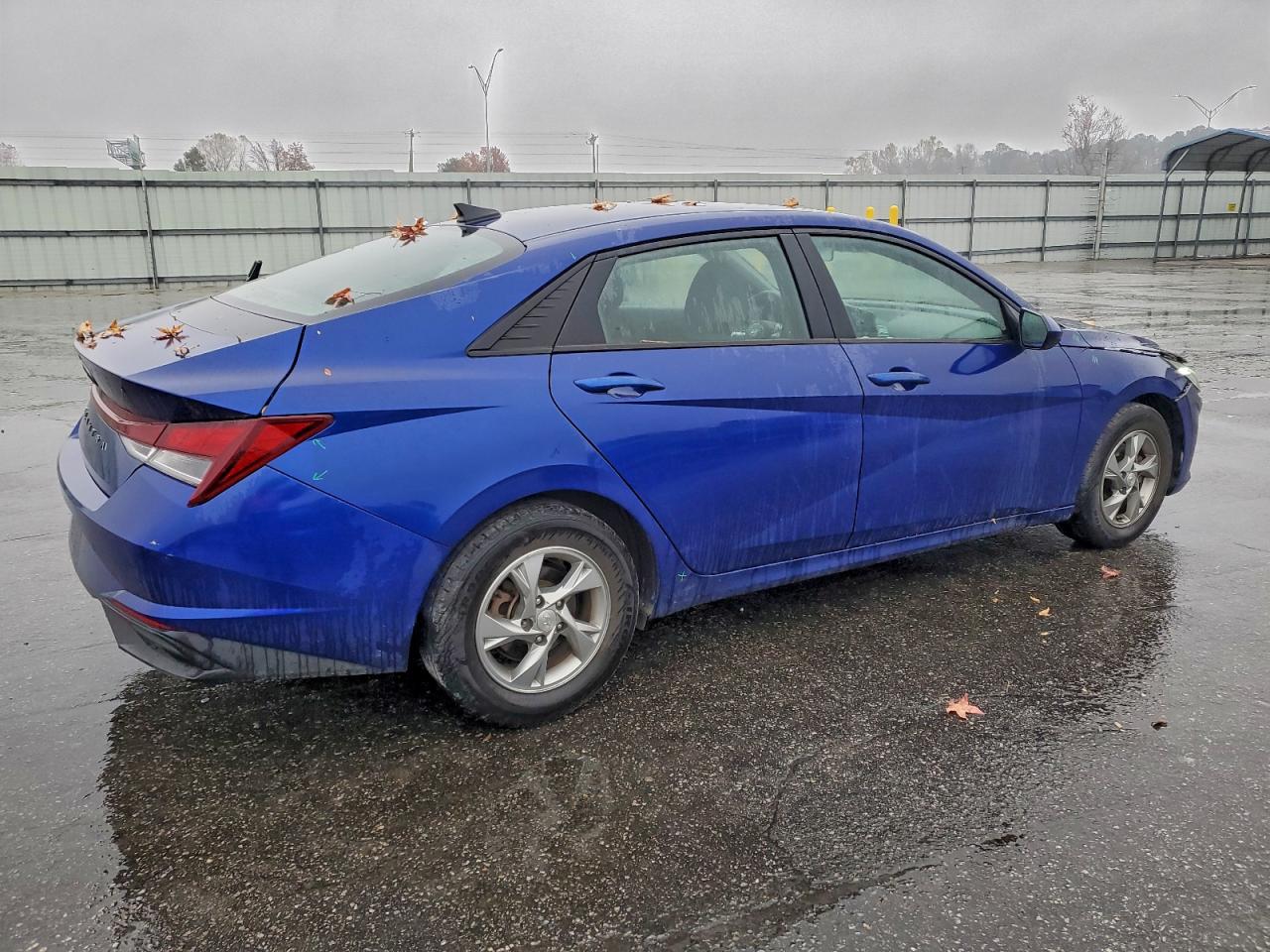 HYUNDAI ELANTRA SE
