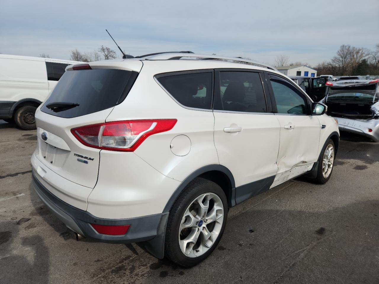 FORD ESCAPE TITANIUM
