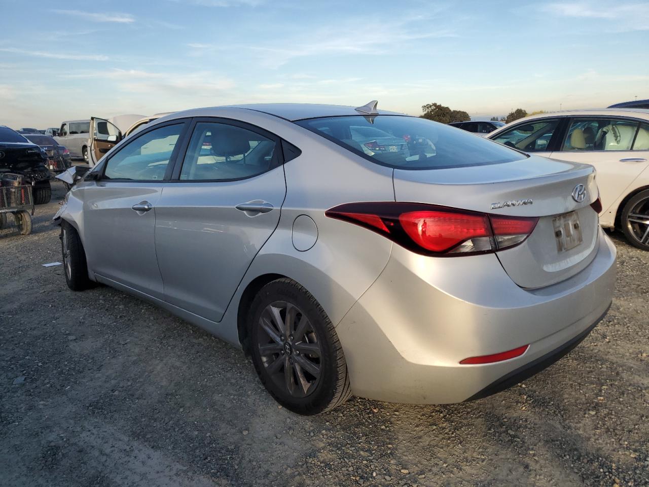 HYUNDAI ELANTRA SE
