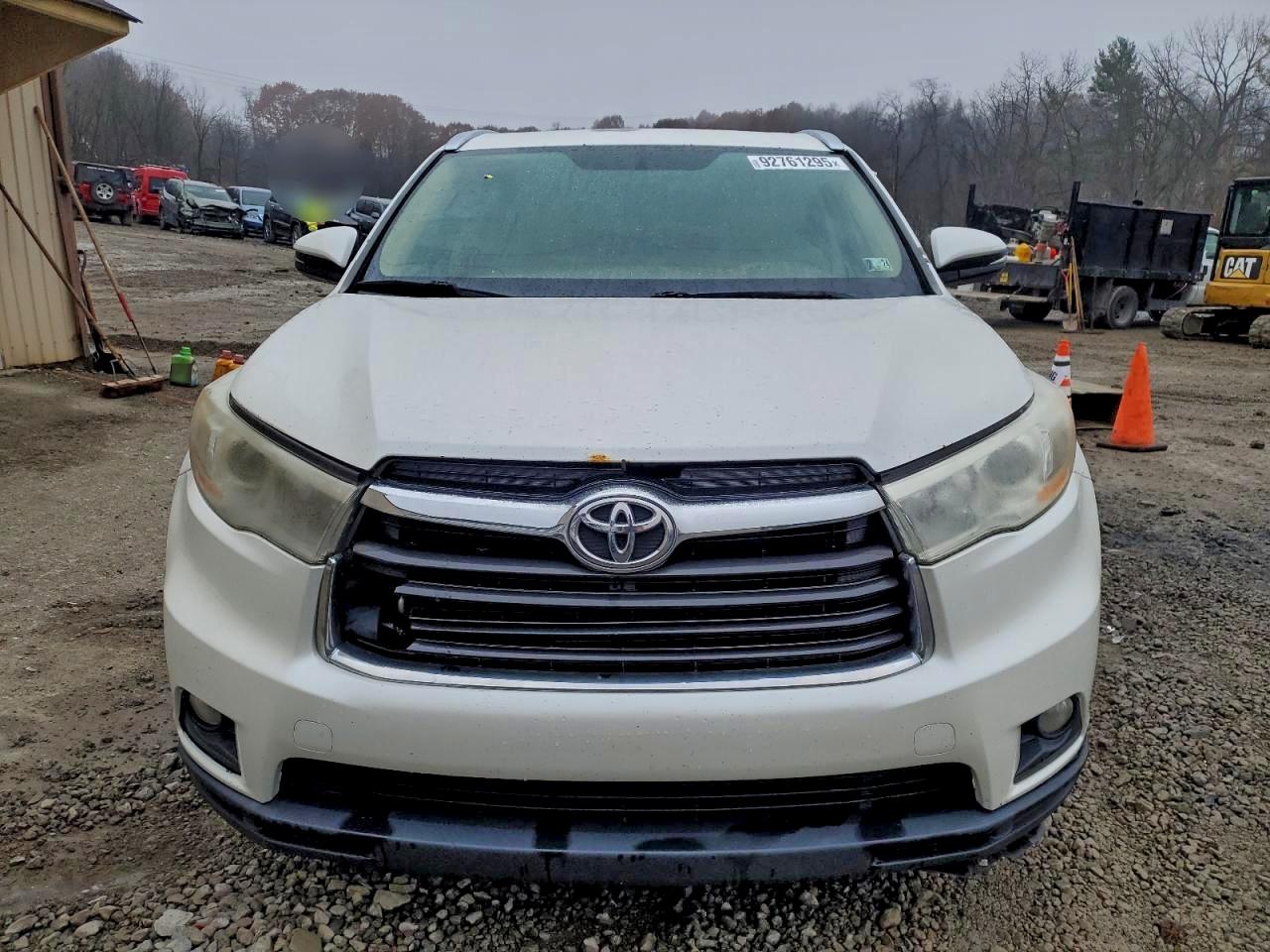 Lot #3315665772 2015 TOYOTA HIGHLANDER