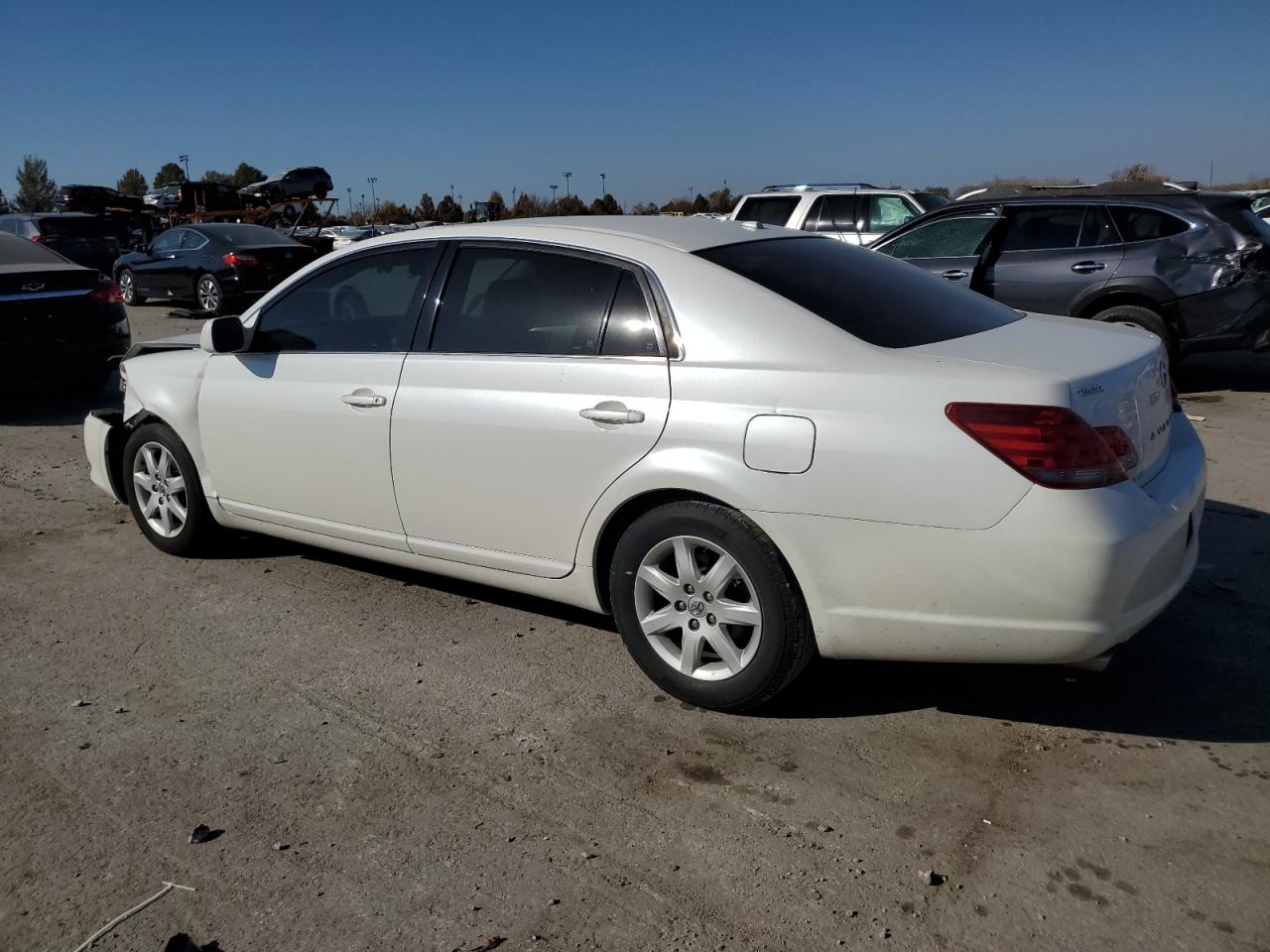 Lot #3298022140 2009 TOYOTA AVALON XL